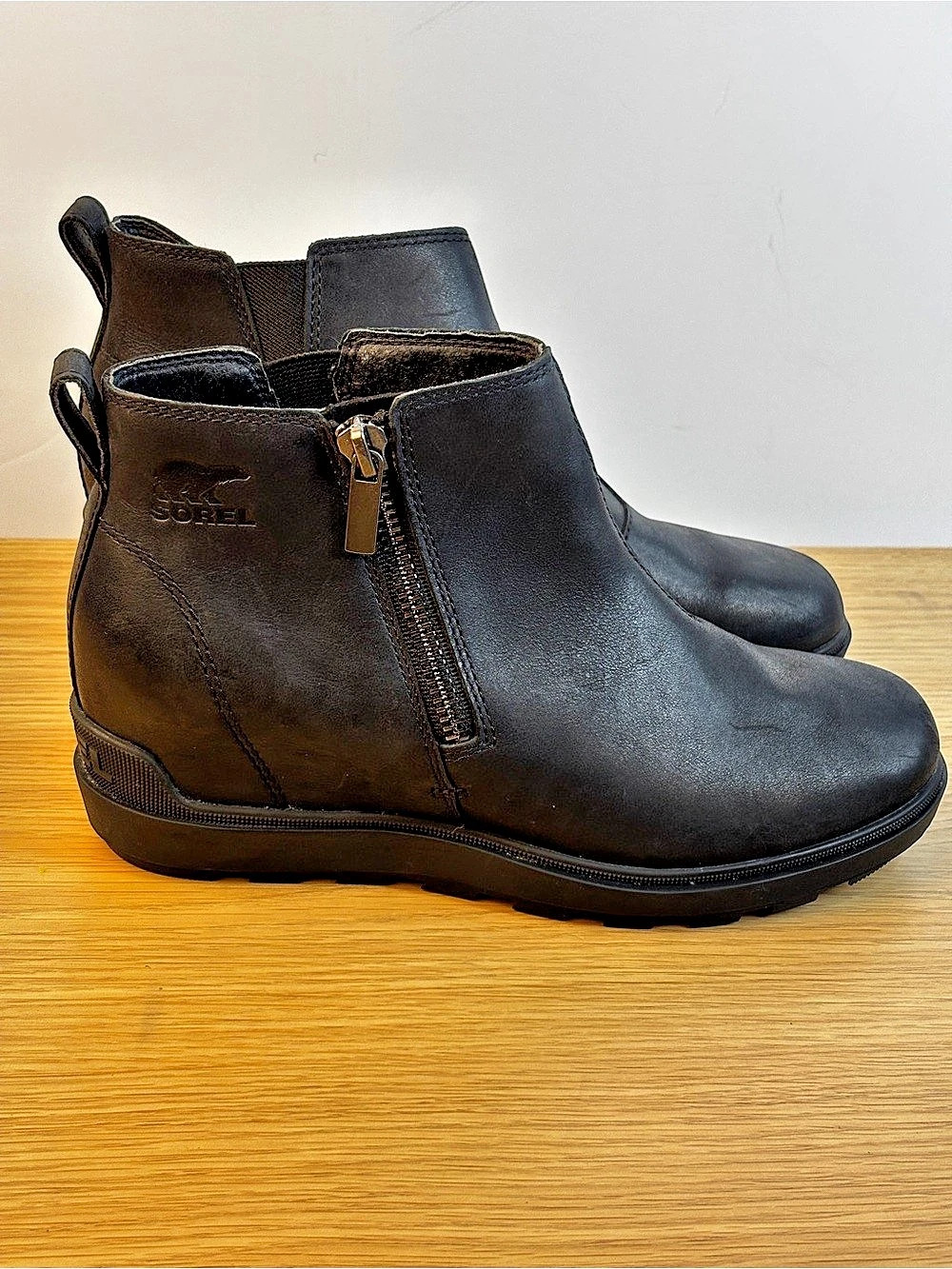 Sorel Evie II Zip Waterproof Leather Ankle Boots in black Woman’s 8.5
